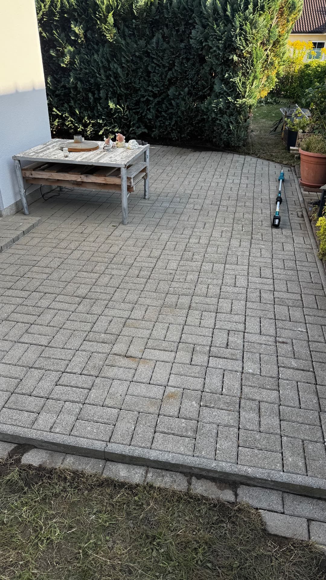 Terrasse mit Hochdruck gereinigt – nachher